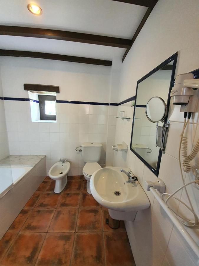 Apartamentos Camino Del Norte Кобресес Екстер'єр фото